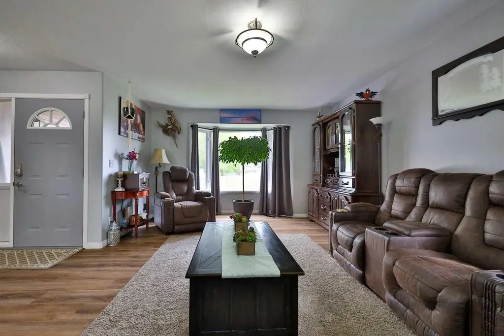 20 N 1a Street Magrath AB T0K 1J0