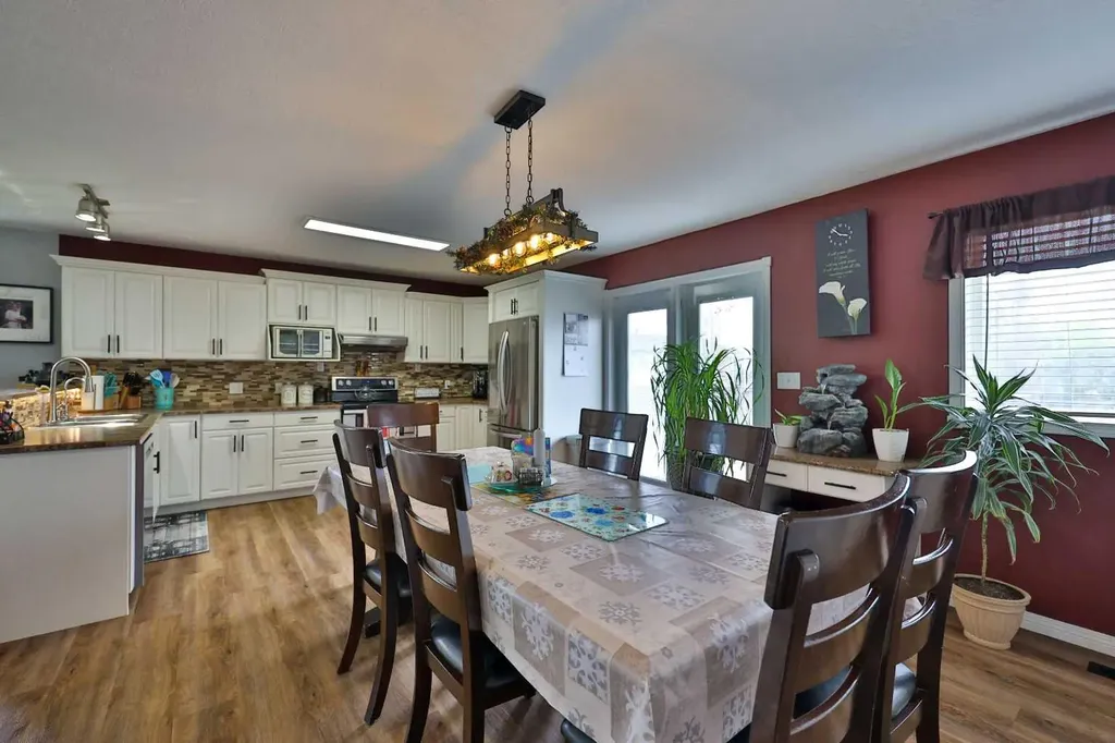 20 N 1a Street Magrath AB T0K 1J0