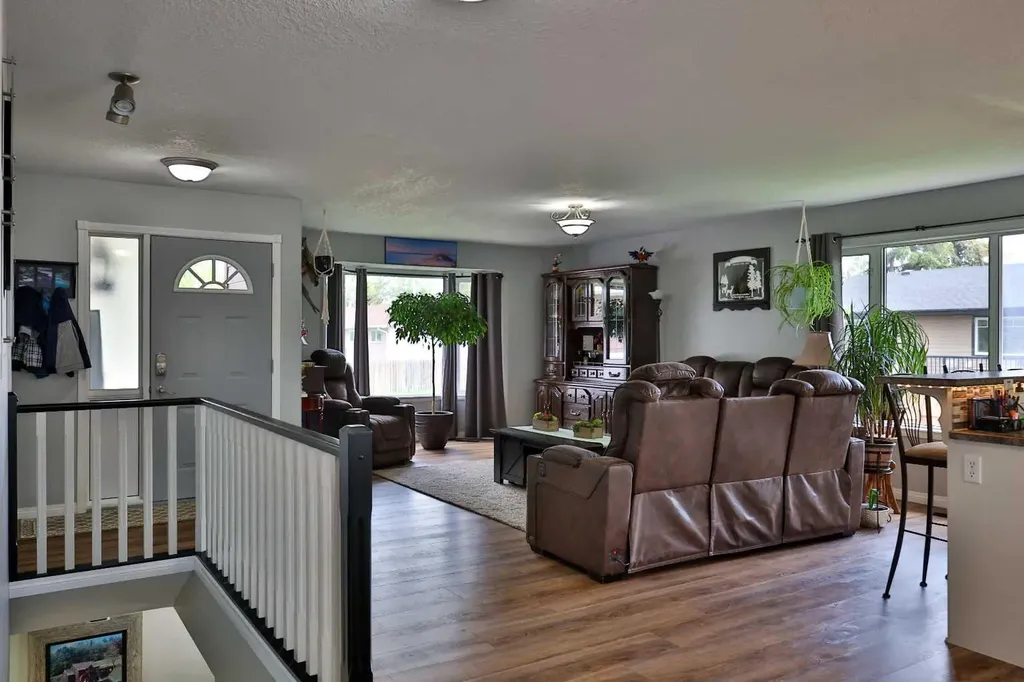20 N 1a Street Magrath AB T0K 1J0