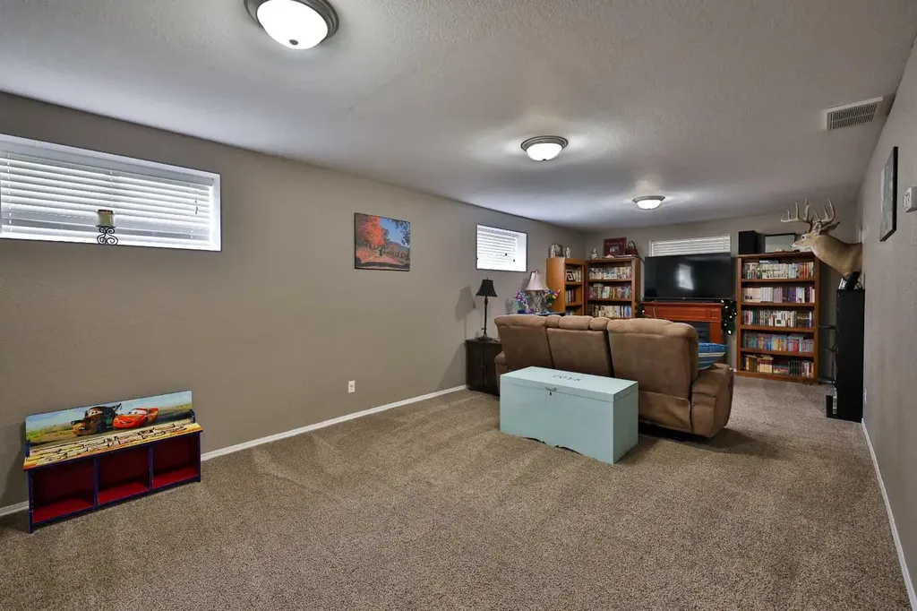 20 N 1a Street Magrath AB T0K 1J0