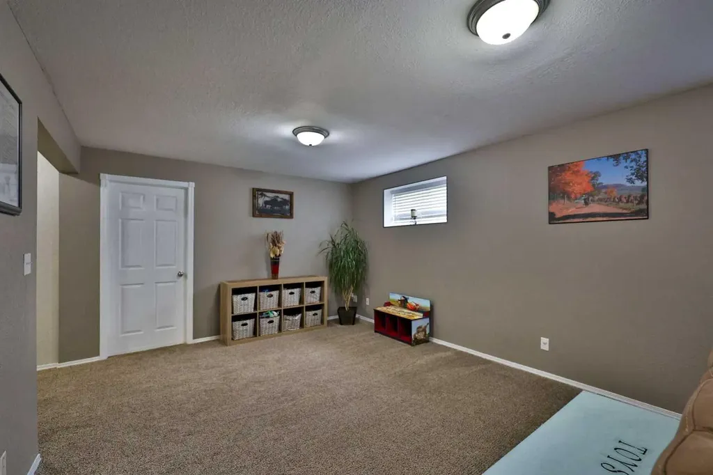 20 N 1a Street Magrath AB T0K 1J0