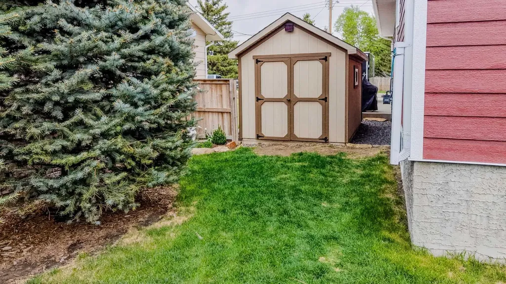 20 N 1a Street Magrath AB T0K 1J0