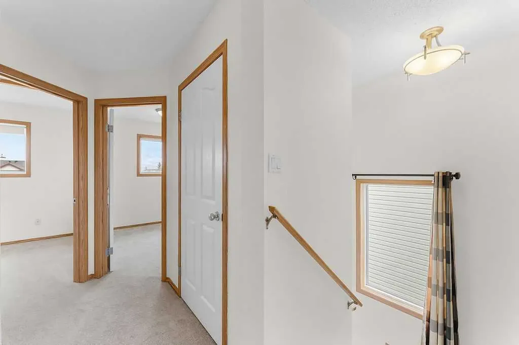 108 Everstone Rise SW Calgary AB T2Y4J7