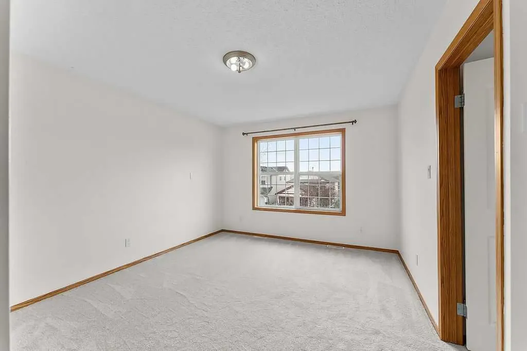 108 Everstone Rise SW Calgary AB T2Y4J7