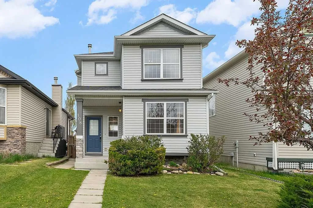 108 Everstone Rise SW Calgary AB T2Y4J7