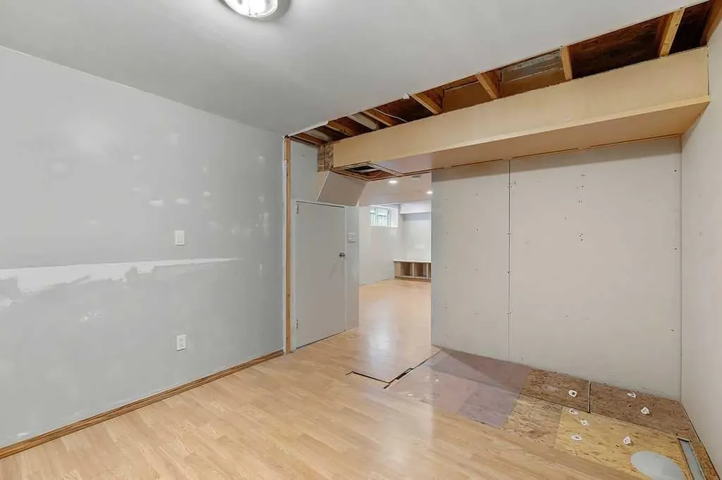 108 Everstone Rise SW Calgary AB T2Y4J7