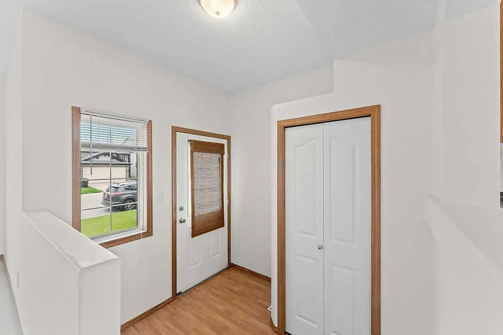 108 Everstone Rise SW Calgary AB T2Y4J7