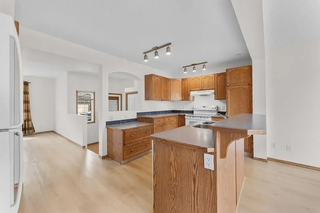 108 Everstone Rise SW Calgary AB T2Y4J7