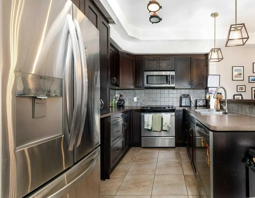100 Lakeway Boulevard Sylvan Lake AB T4S 0A4