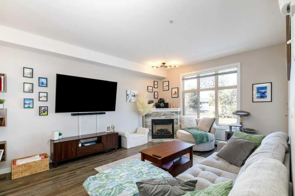 100 Lakeway Boulevard Sylvan Lake AB T4S 0A4