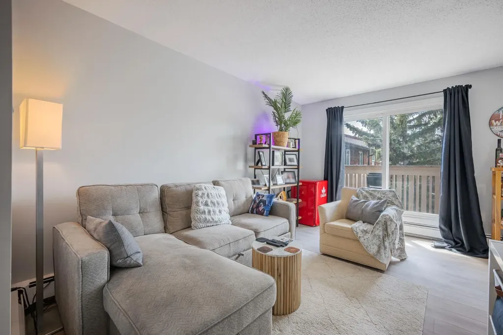 11620 Elbow Drive SW Calgary AB T2W 3L6