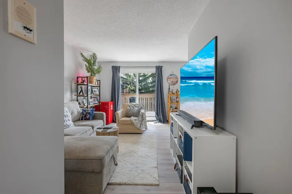 11620 Elbow Drive SW Calgary AB T2W 3L6