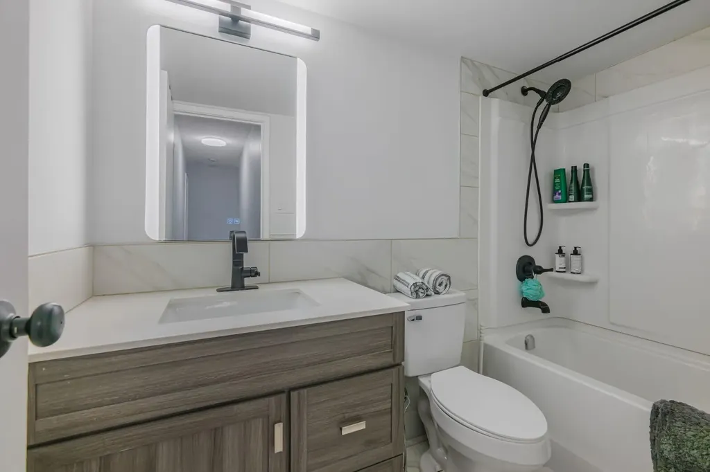 11620 Elbow Drive SW Calgary AB T2W 3L6