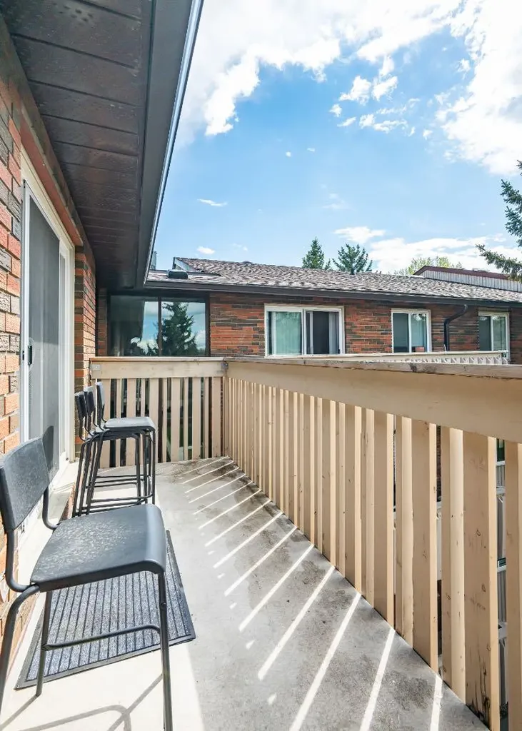 11620 Elbow Drive SW Calgary AB T2W 3L6