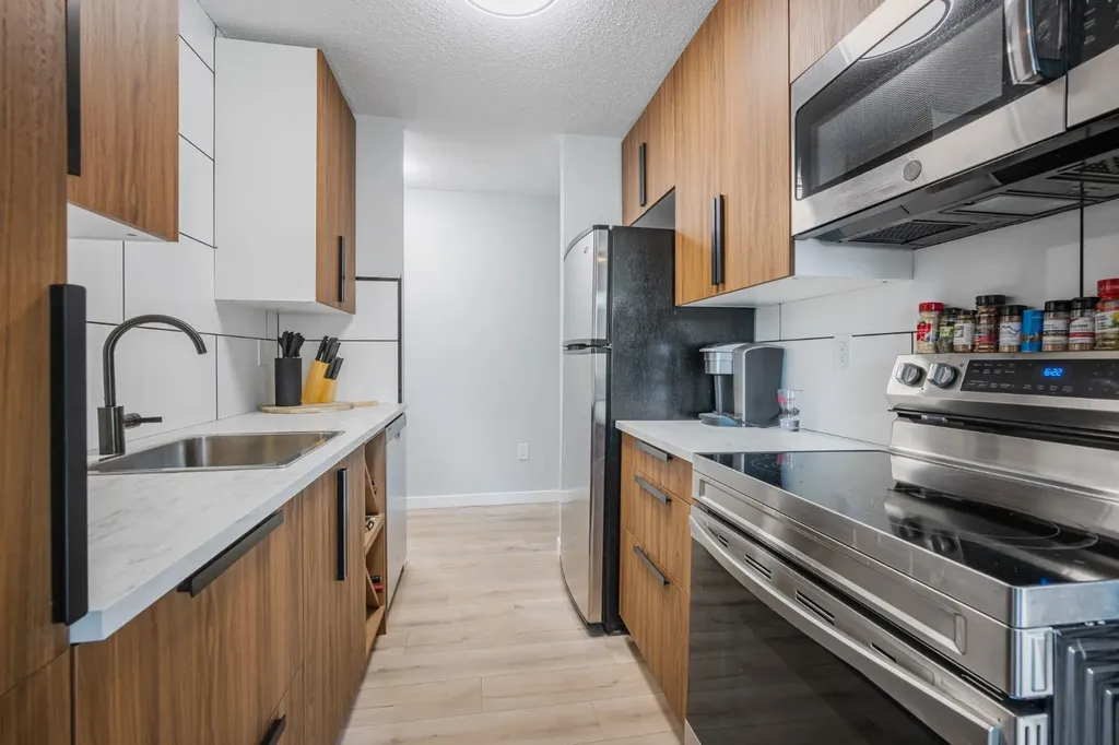 11620 Elbow Drive SW Calgary AB T2W 3L6