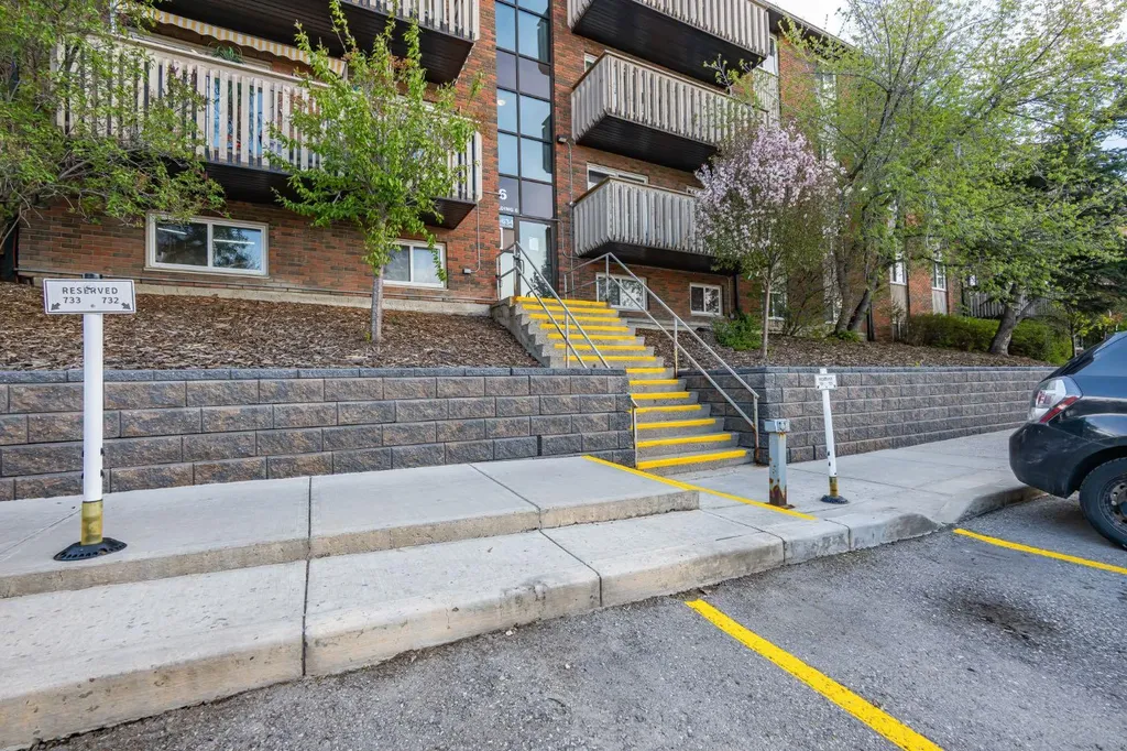 11620 Elbow Drive SW Calgary AB T2W 3L6