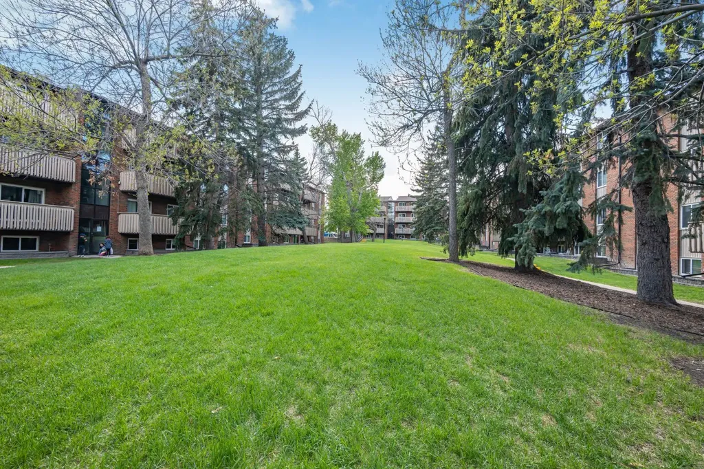 11620 Elbow Drive SW Calgary AB T2W 3L6