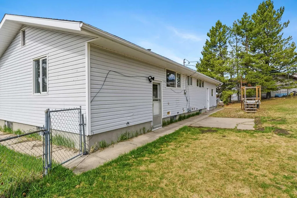 5411 Fir Crescent Swan Hills AB T0G 2C0
