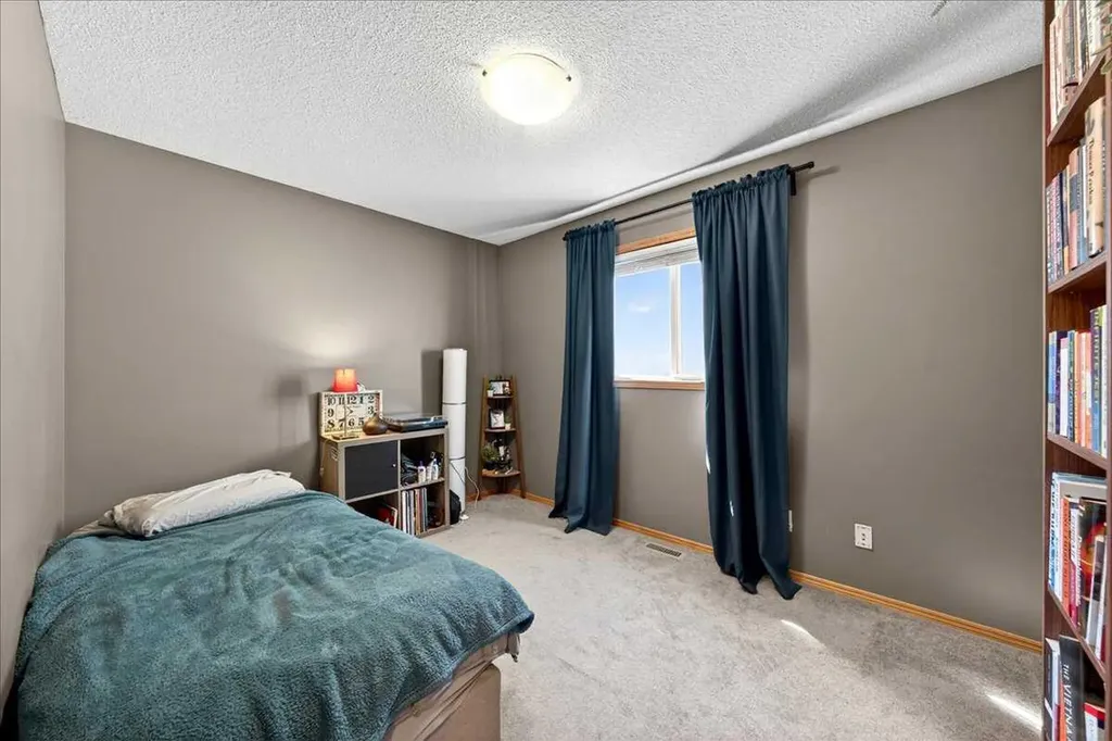 152 Chapman Close SE Calgary AB T2X 3V7