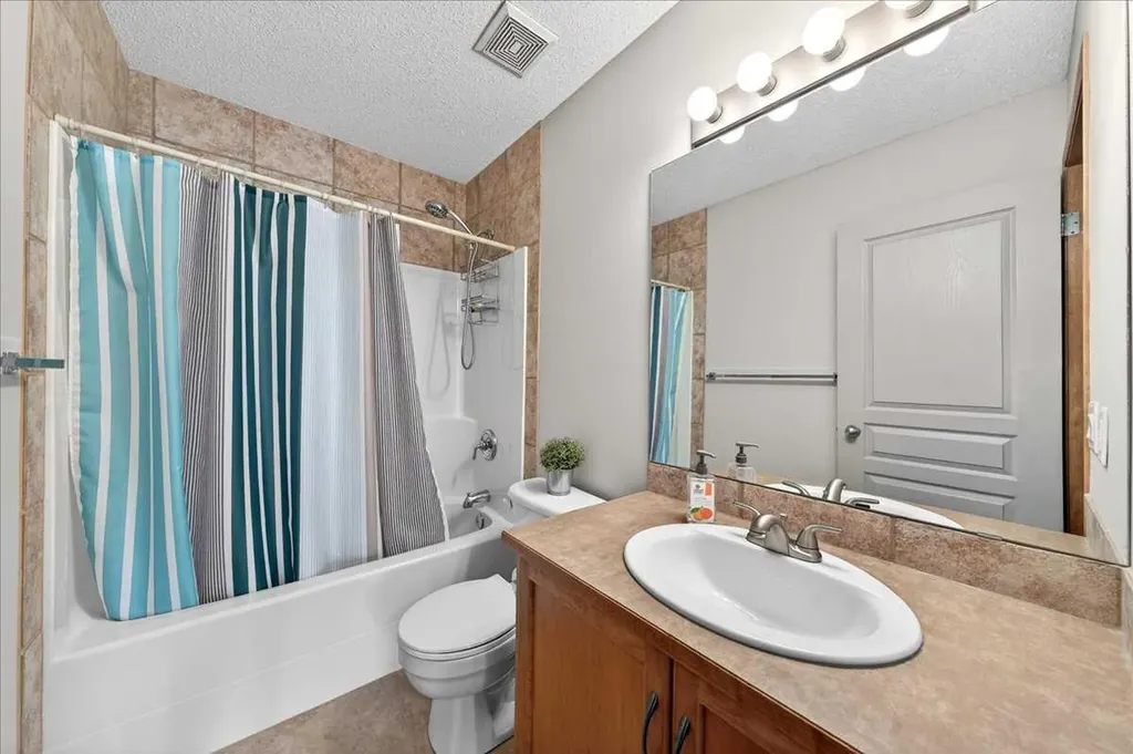152 Chapman Close SE Calgary AB T2X 3V7