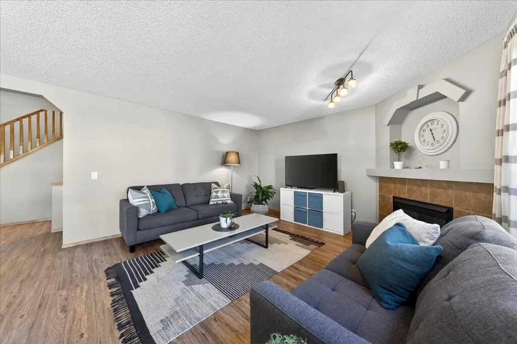 152 Chapman Close SE Calgary AB T2X 3V7