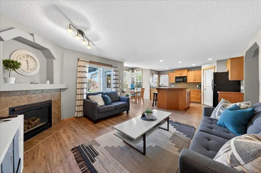 152 Chapman Close SE Calgary AB T2X 3V7