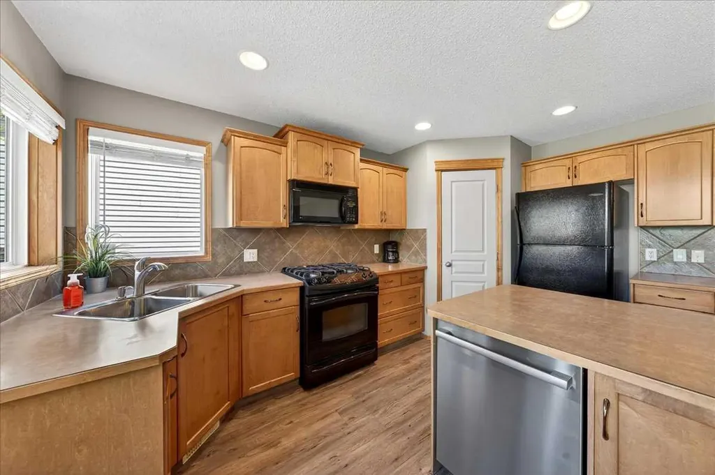 152 Chapman Close SE Calgary AB T2X 3V7