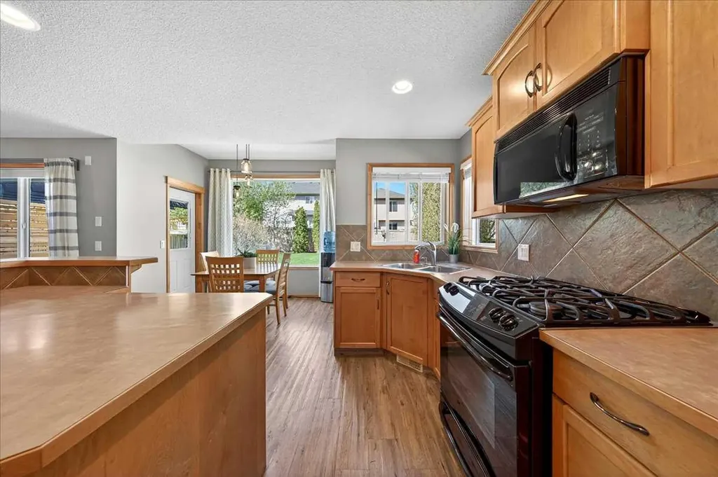 152 Chapman Close SE Calgary AB T2X 3V7