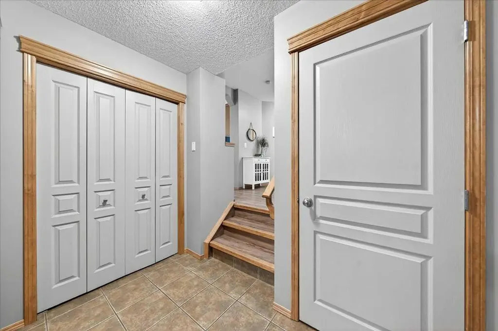 152 Chapman Close SE Calgary AB T2X 3V7