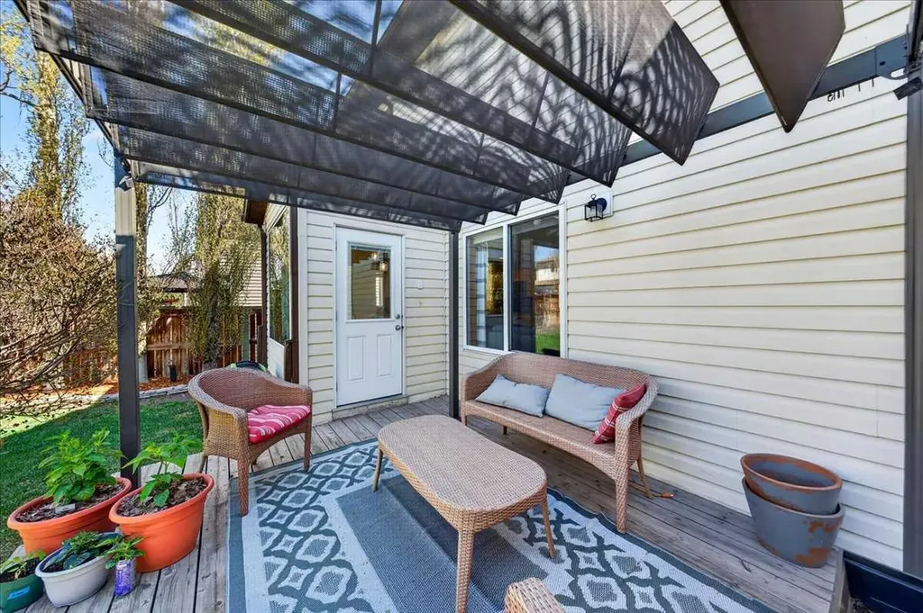 152 Chapman Close SE Calgary AB T2X 3V7