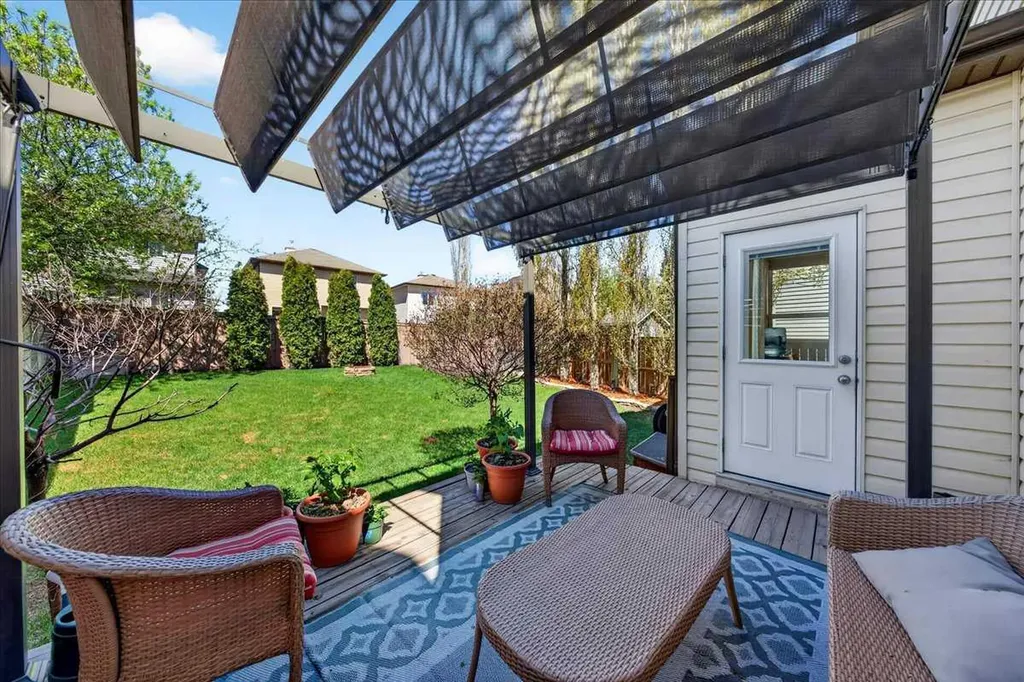 152 Chapman Close SE Calgary AB T2X 3V7