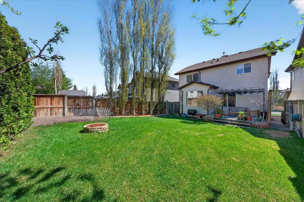 152 Chapman Close SE Calgary AB T2X 3V7