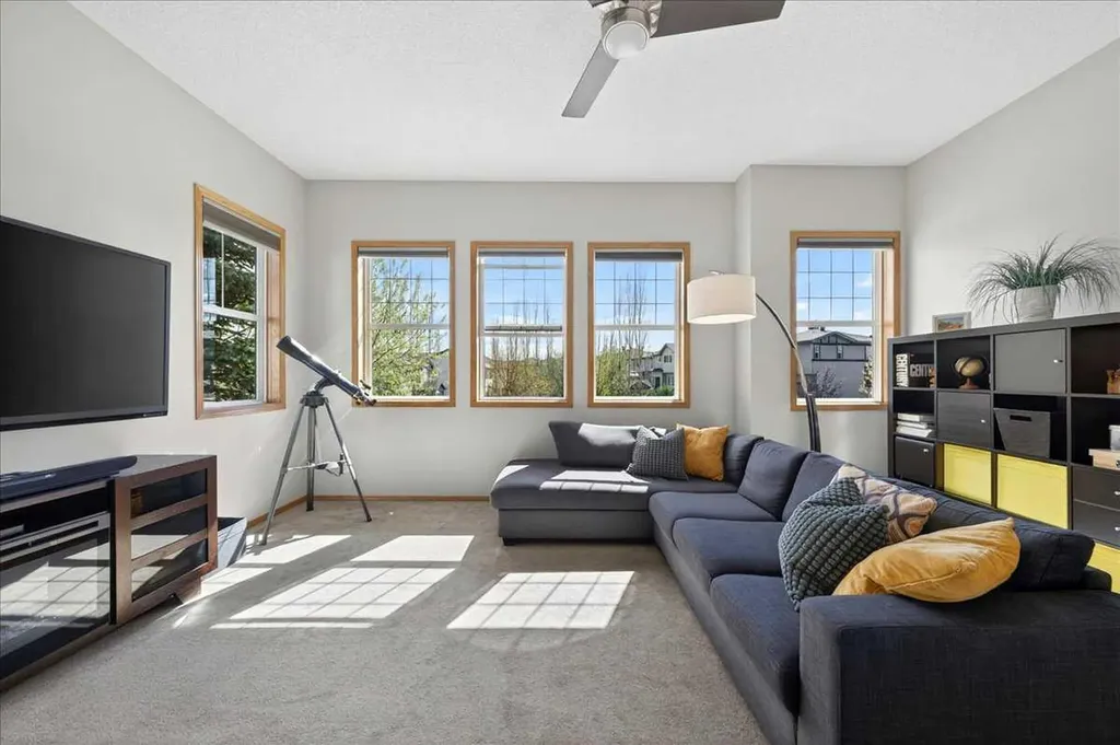 152 Chapman Close SE Calgary AB T2X 3V7