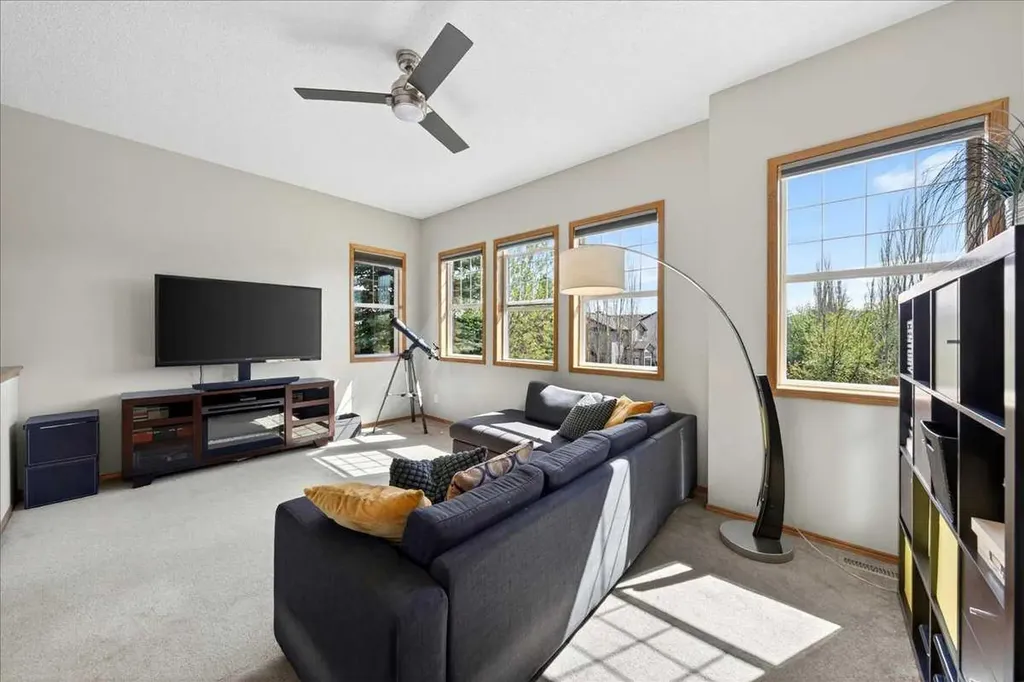 152 Chapman Close SE Calgary AB T2X 3V7
