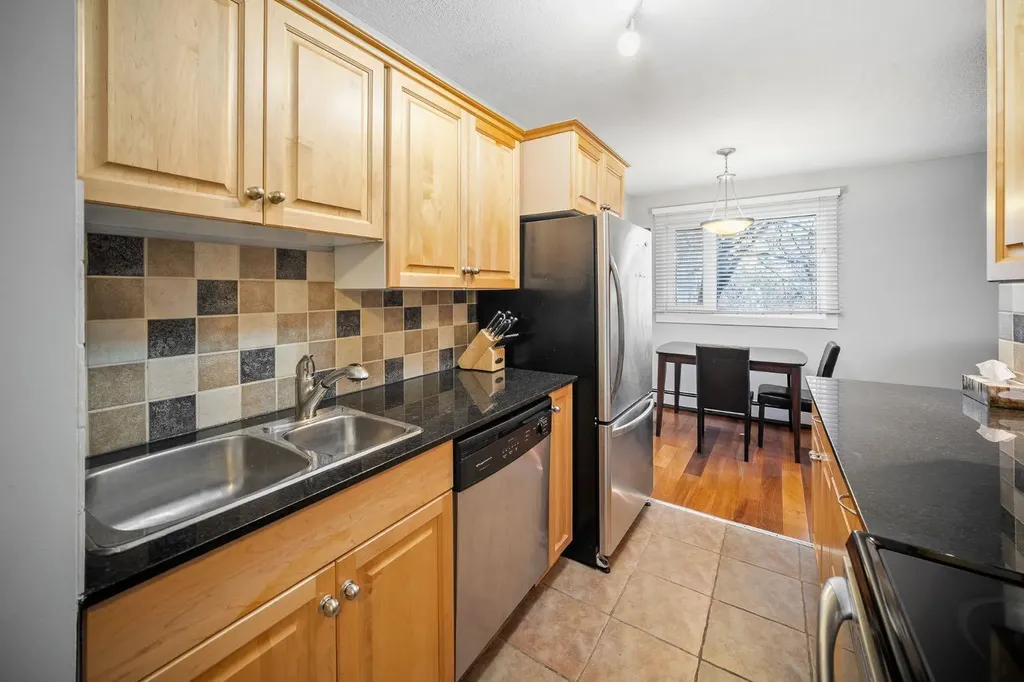 1719 11 Avenue SW Calgary AB T3C 0N5