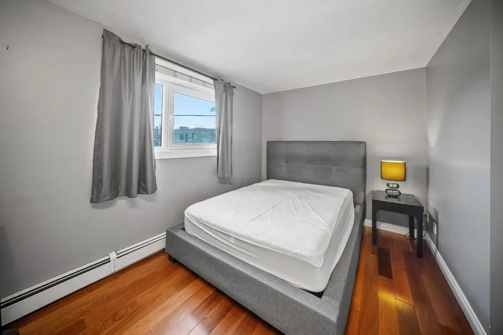 1719 11 Avenue SW Calgary AB T3C 0N5