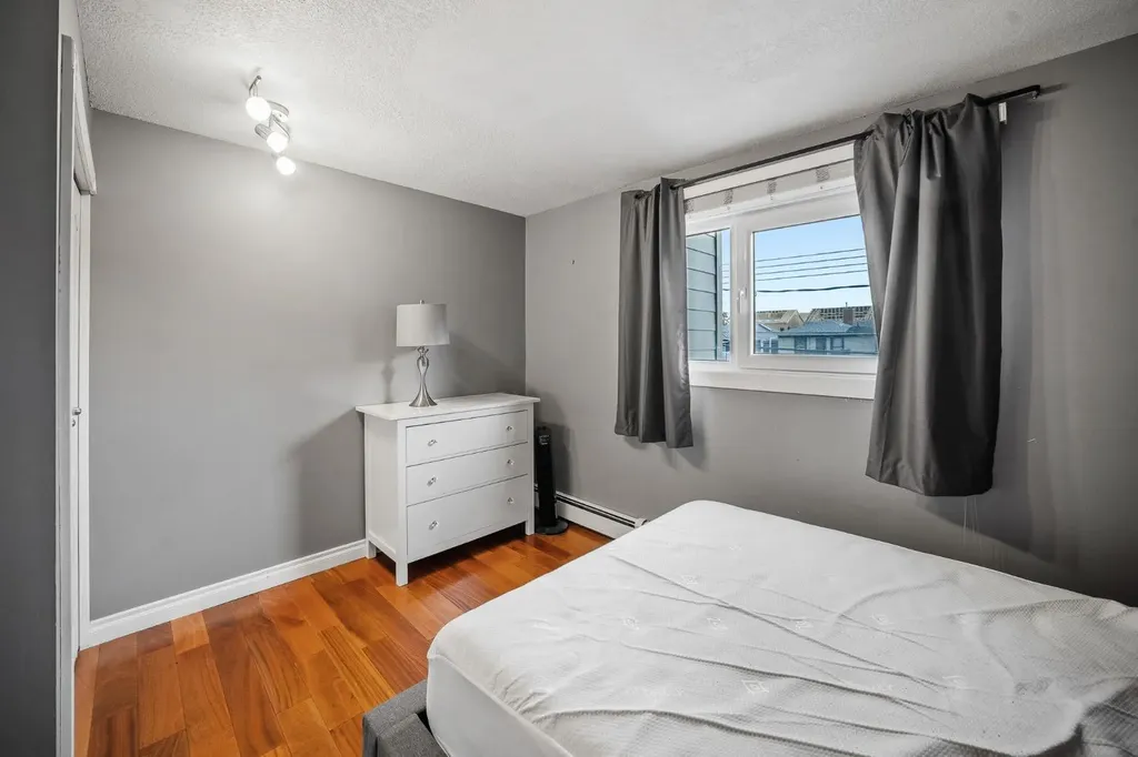 1719 11 Avenue SW Calgary AB T3C 0N5