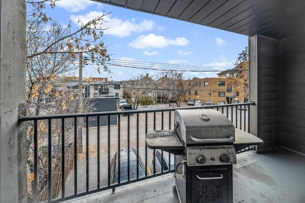 1719 11 Avenue SW Calgary AB T3C 0N5