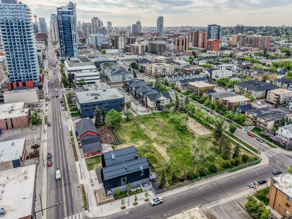 1719 11 Avenue SW Calgary AB T3C 0N5