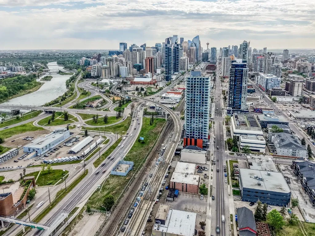1719 11 Avenue SW Calgary AB T3C 0N5
