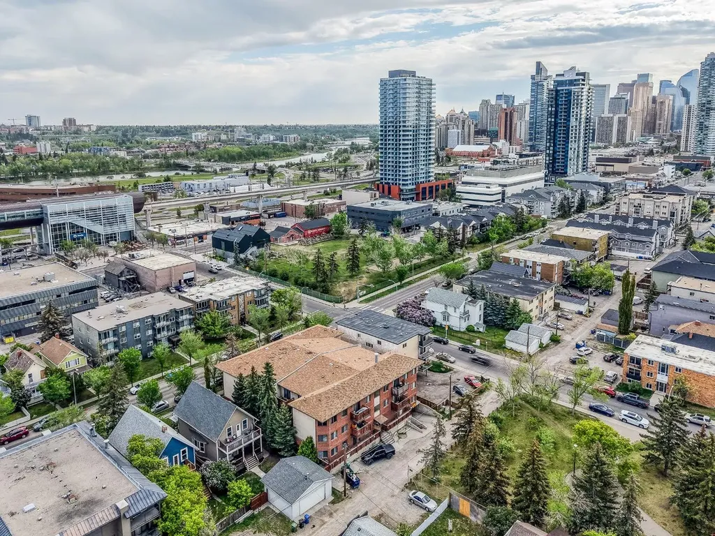 1719 11 Avenue SW Calgary AB T3C 0N5