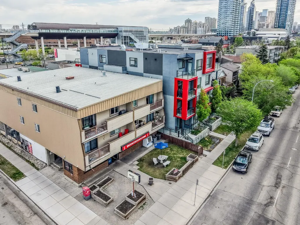 1719 11 Avenue SW Calgary AB T3C 0N5