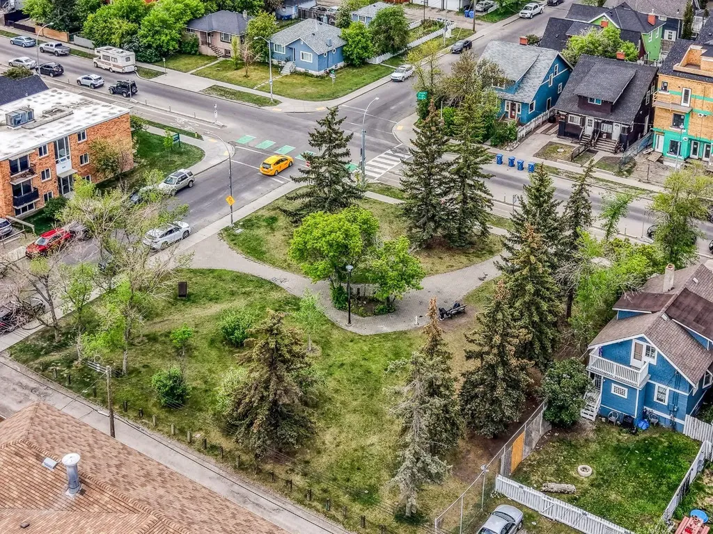 1719 11 Avenue SW Calgary AB T3C 0N5