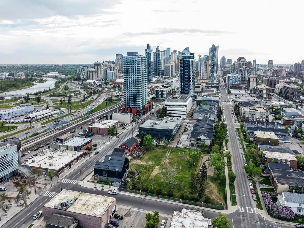 1719 11 Avenue SW Calgary AB T3C 0N5