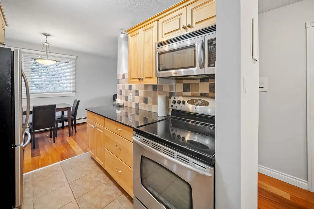 1719 11 Avenue SW Calgary AB T3C 0N5
