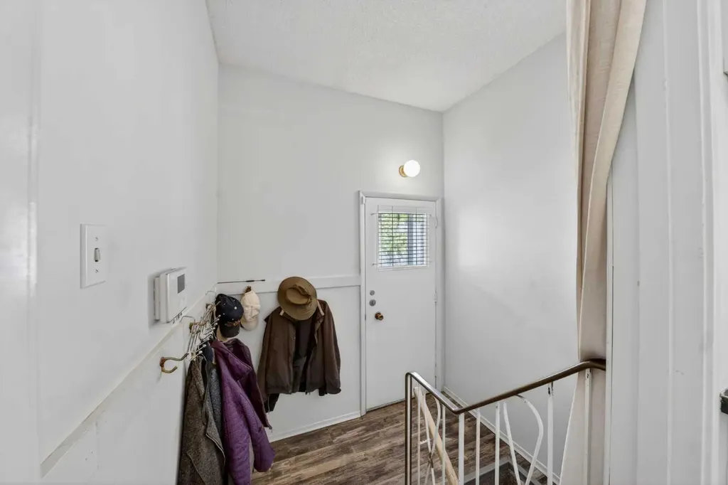 740 Hunterston Crescent NW Calgary AB T2K 4N2