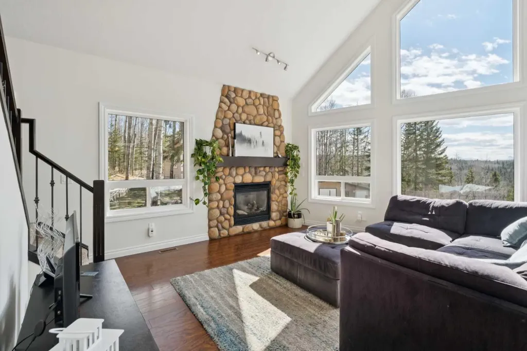 5413 Highway 579 Rural Mountain View County AB T0M 2E0