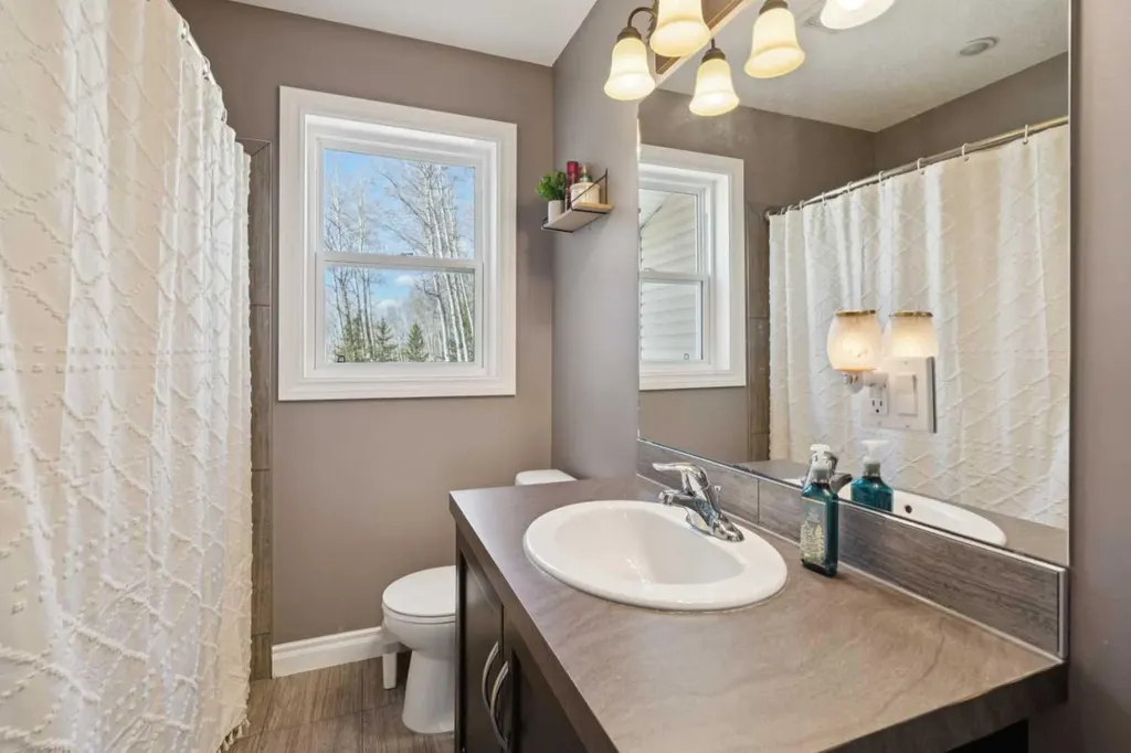 5413 Highway 579 Rural Mountain View County AB T0M 2E0