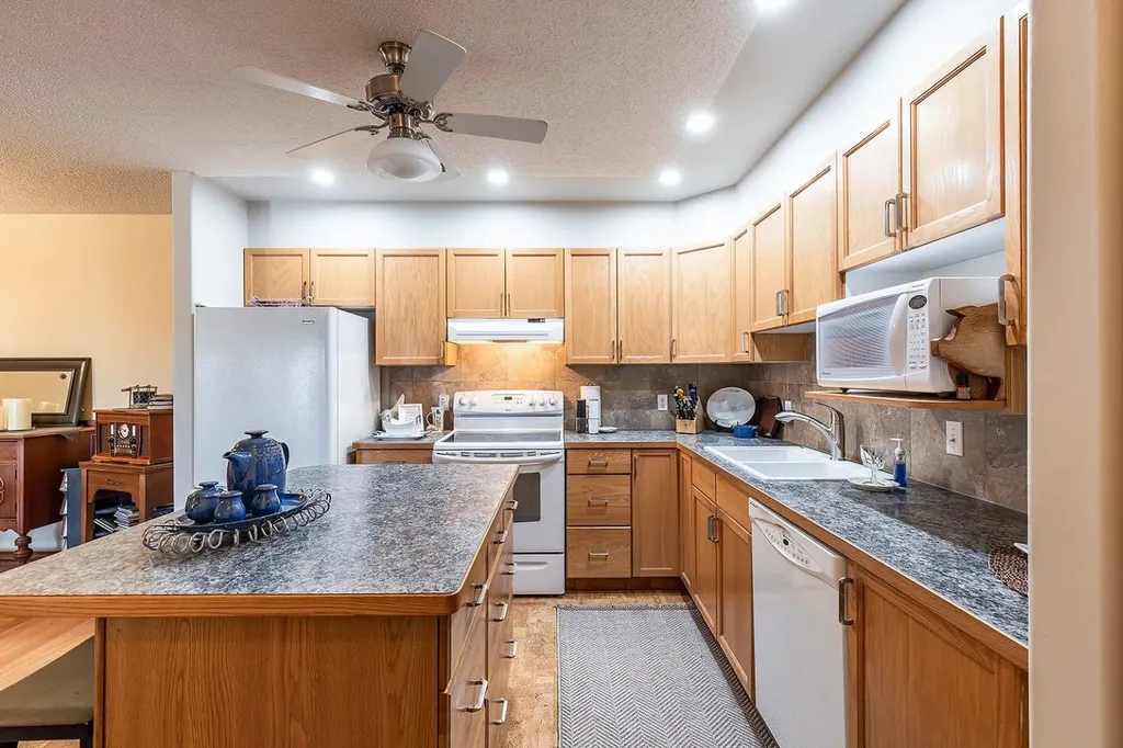 3021 13 Avenue SE Medicine Hat AB T1B 4E2