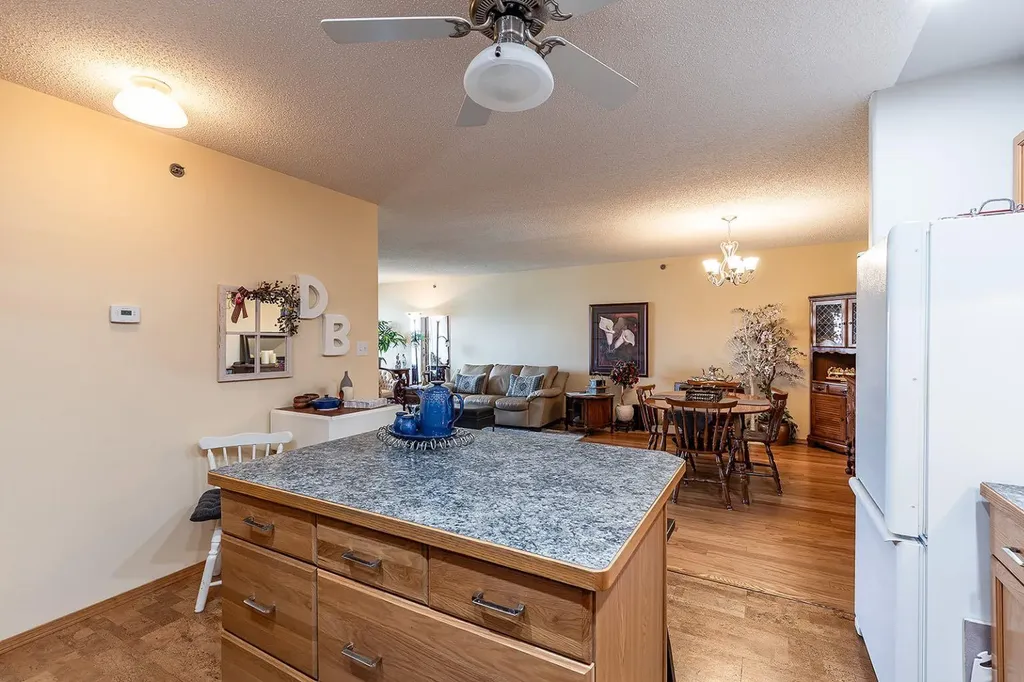 3021 13 Avenue SE Medicine Hat AB T1B 4E2